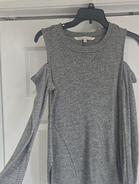 Heather Gray Cold Shoulder Ribbed Knit Top